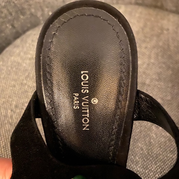 Louis Vuitton Lock Me Sandal in Noir - Picture 7 of 8